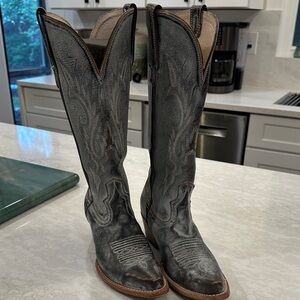 Freebird Woodland Ice Like New 8 Stylish Gray Cowboy Boots